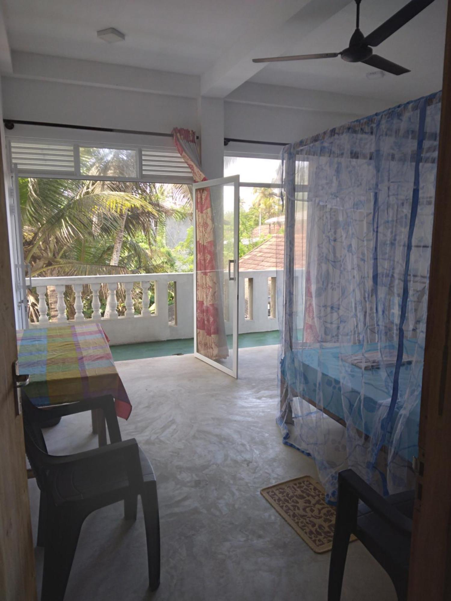 Sunray Rest - Beach View Homestay Mirissa Exterior foto